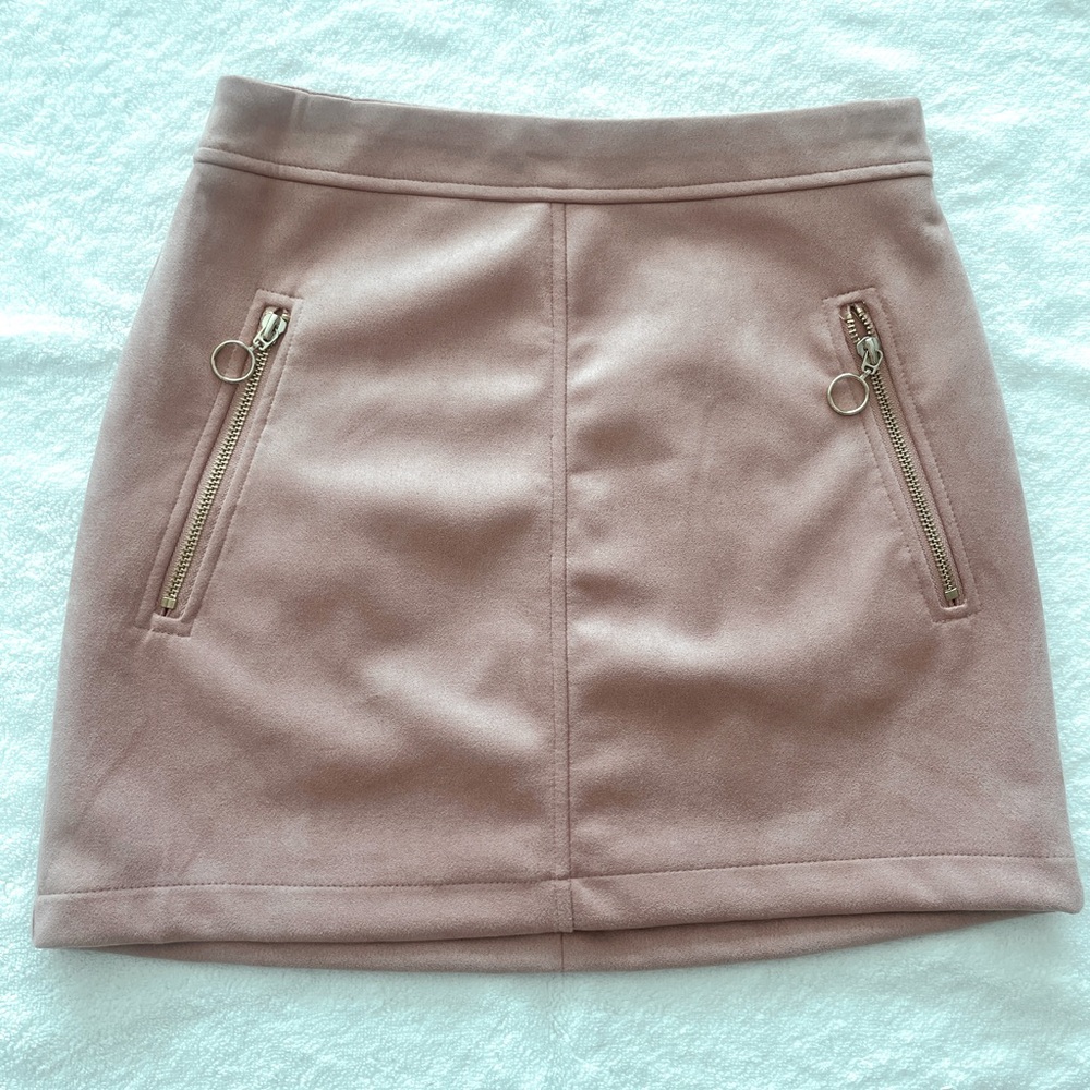 Forever 21. Casual solid Rose skirt, faux suede with mini zipped pockets.